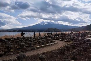 状态火热！霍姆格伦首节4中3拿到9分7篮板